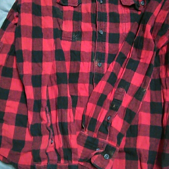 Flannel, a little worn - Picture 2 of 3